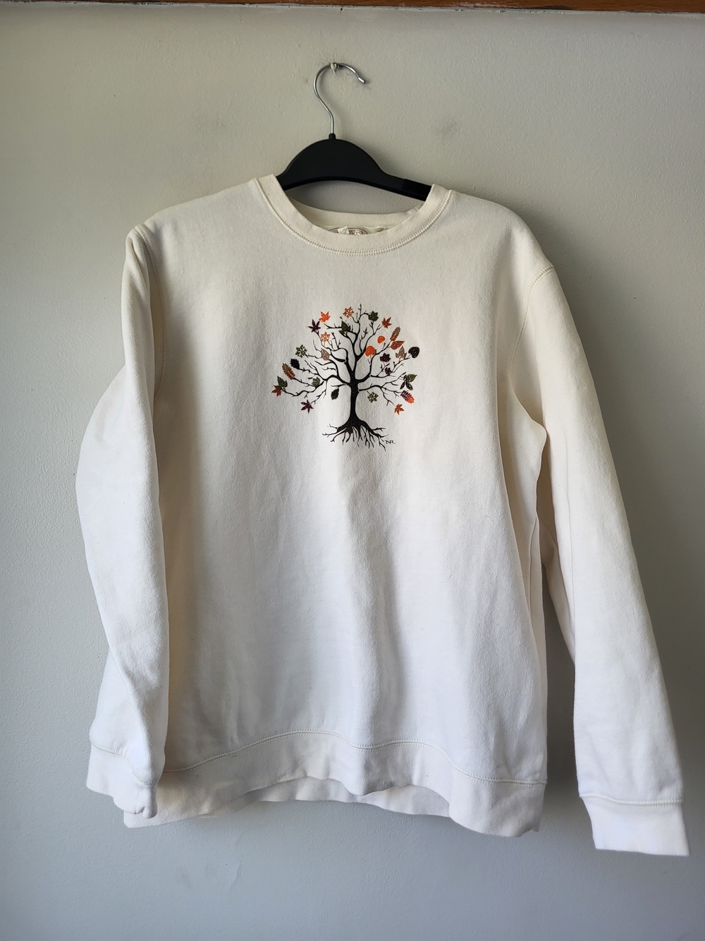 Northern Reflections Cream Crewneck Casual Countryside Sweatshirt Tree Graphic